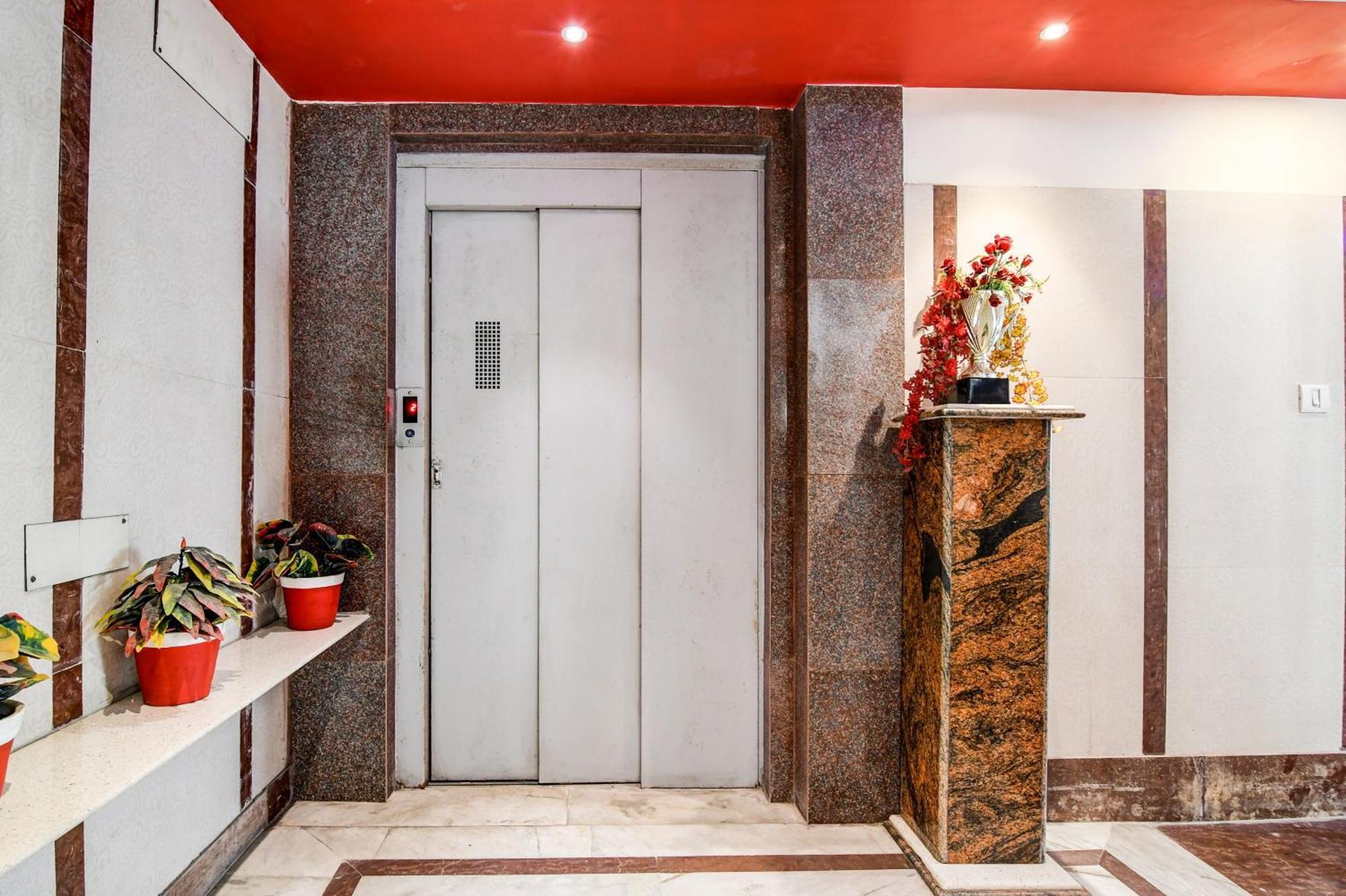 Super Collection O Raj Guest House Near Kolkata Airport Gauripur  Bagian luar foto