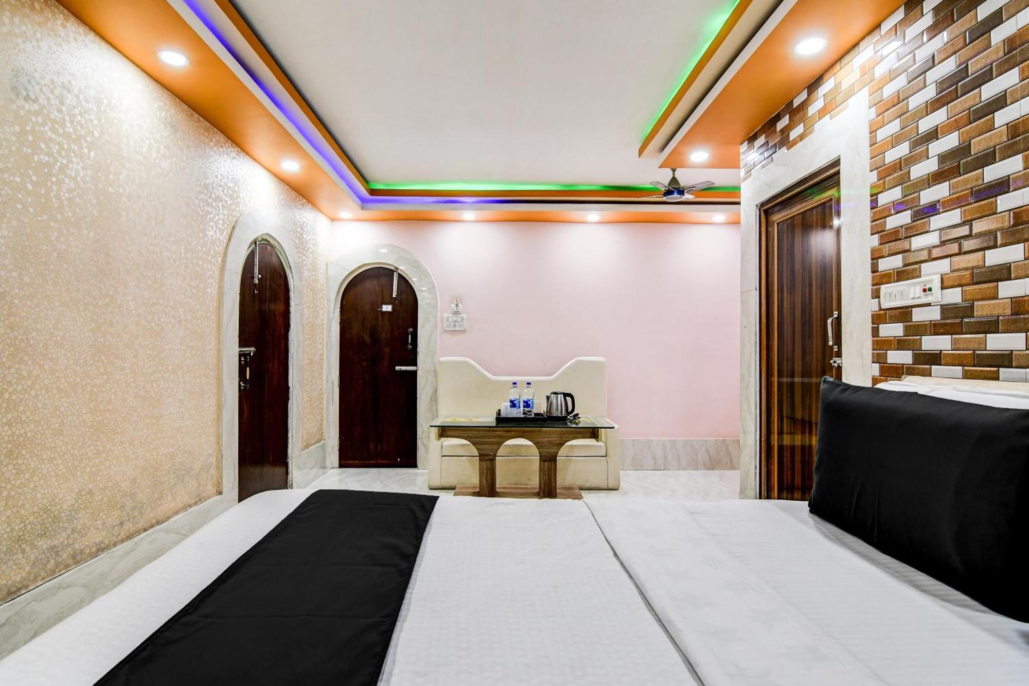 Super Collection O Raj Guest House Near Kolkata Airport Gauripur  Bagian luar foto