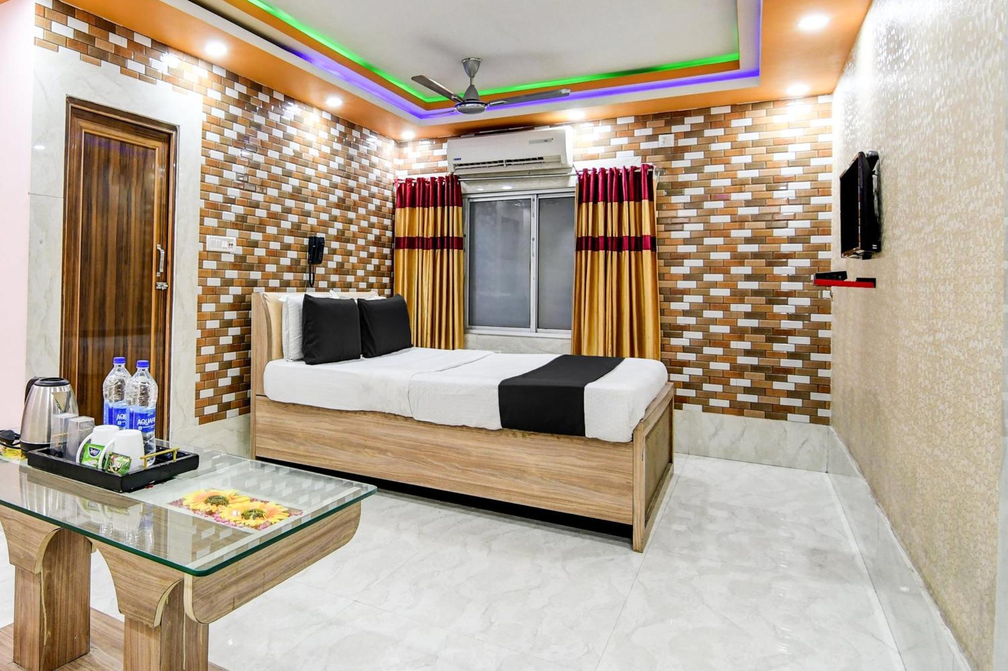 Super Collection O Raj Guest House Near Kolkata Airport Gauripur  Bagian luar foto