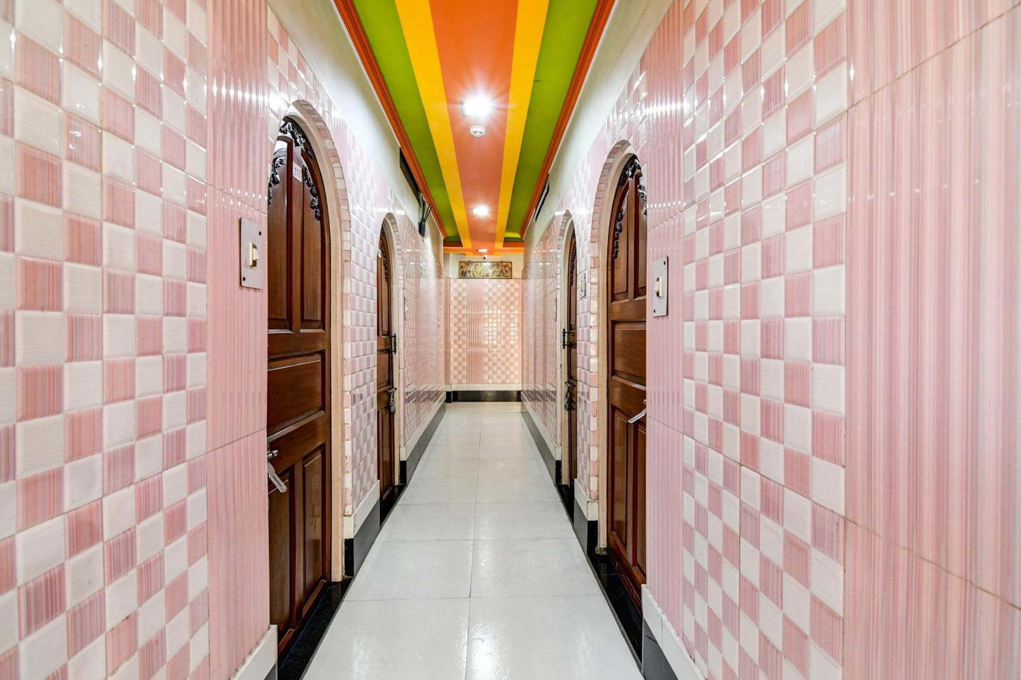 Super Collection O Raj Guest House Near Kolkata Airport Gauripur  Bagian luar foto