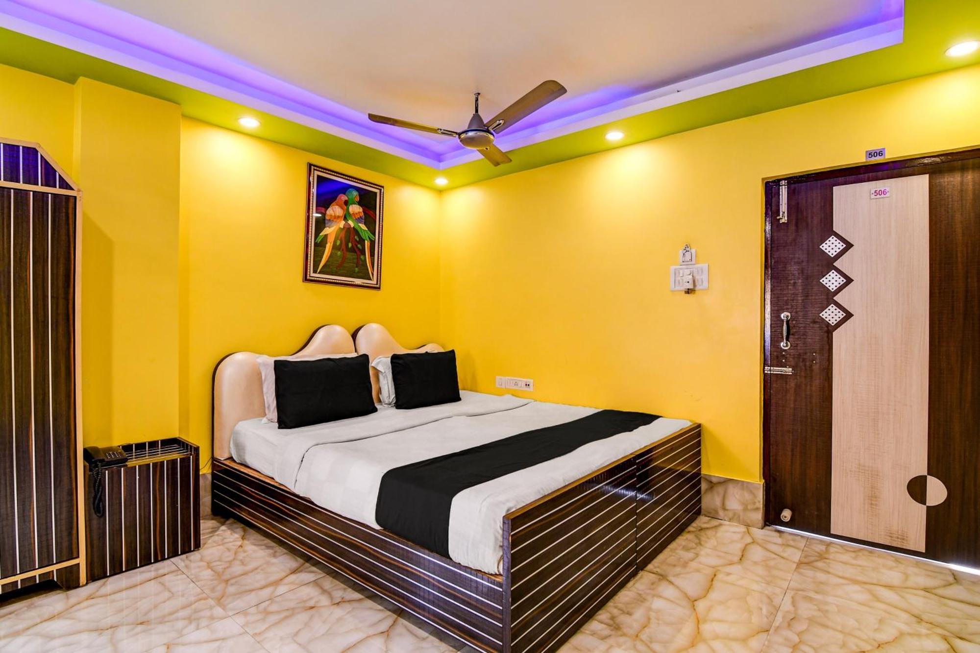 Super Collection O Raj Guest House Near Kolkata Airport Gauripur  Bagian luar foto