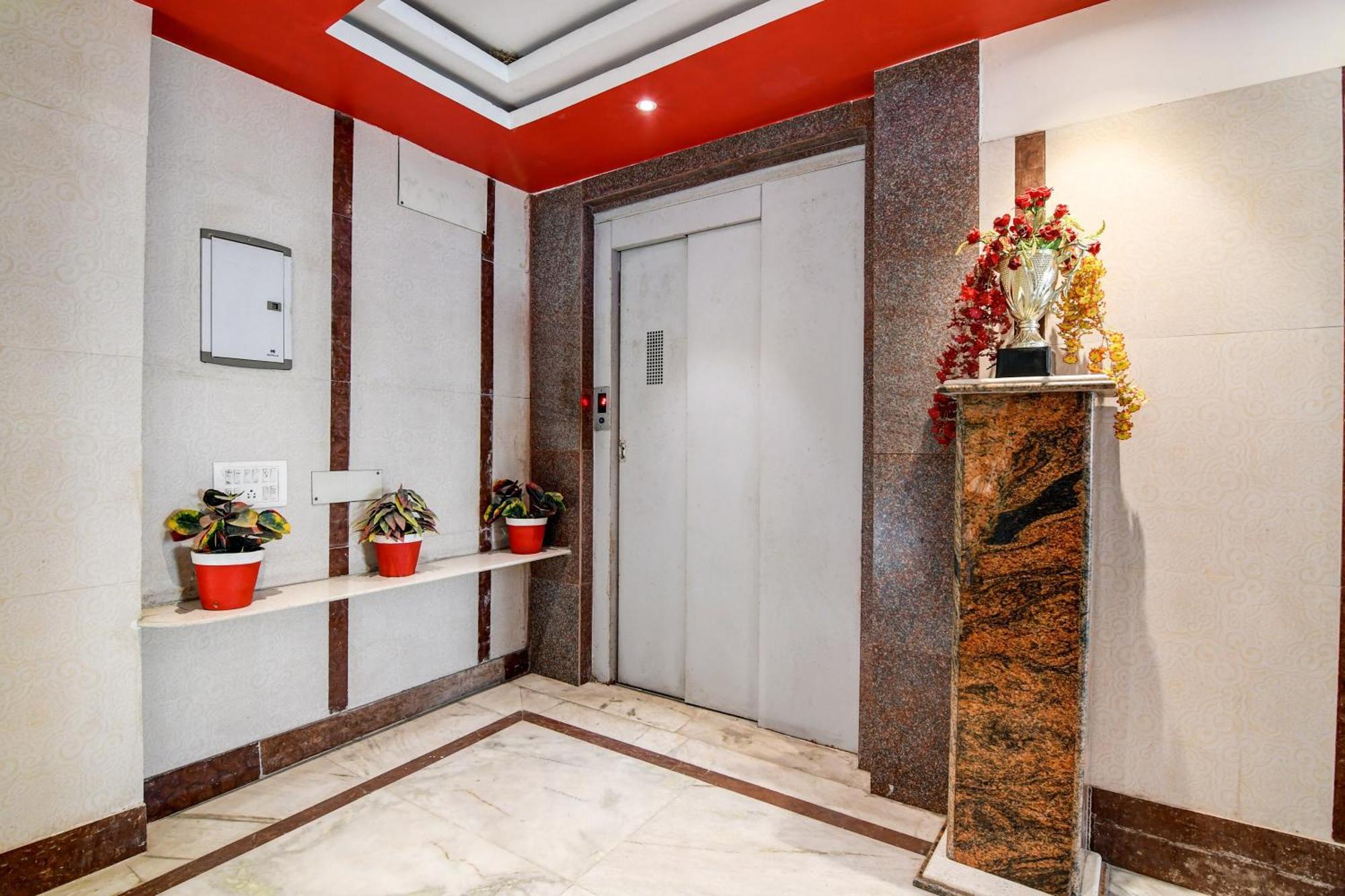 Super Collection O Raj Guest House Near Kolkata Airport Gauripur  Bagian luar foto