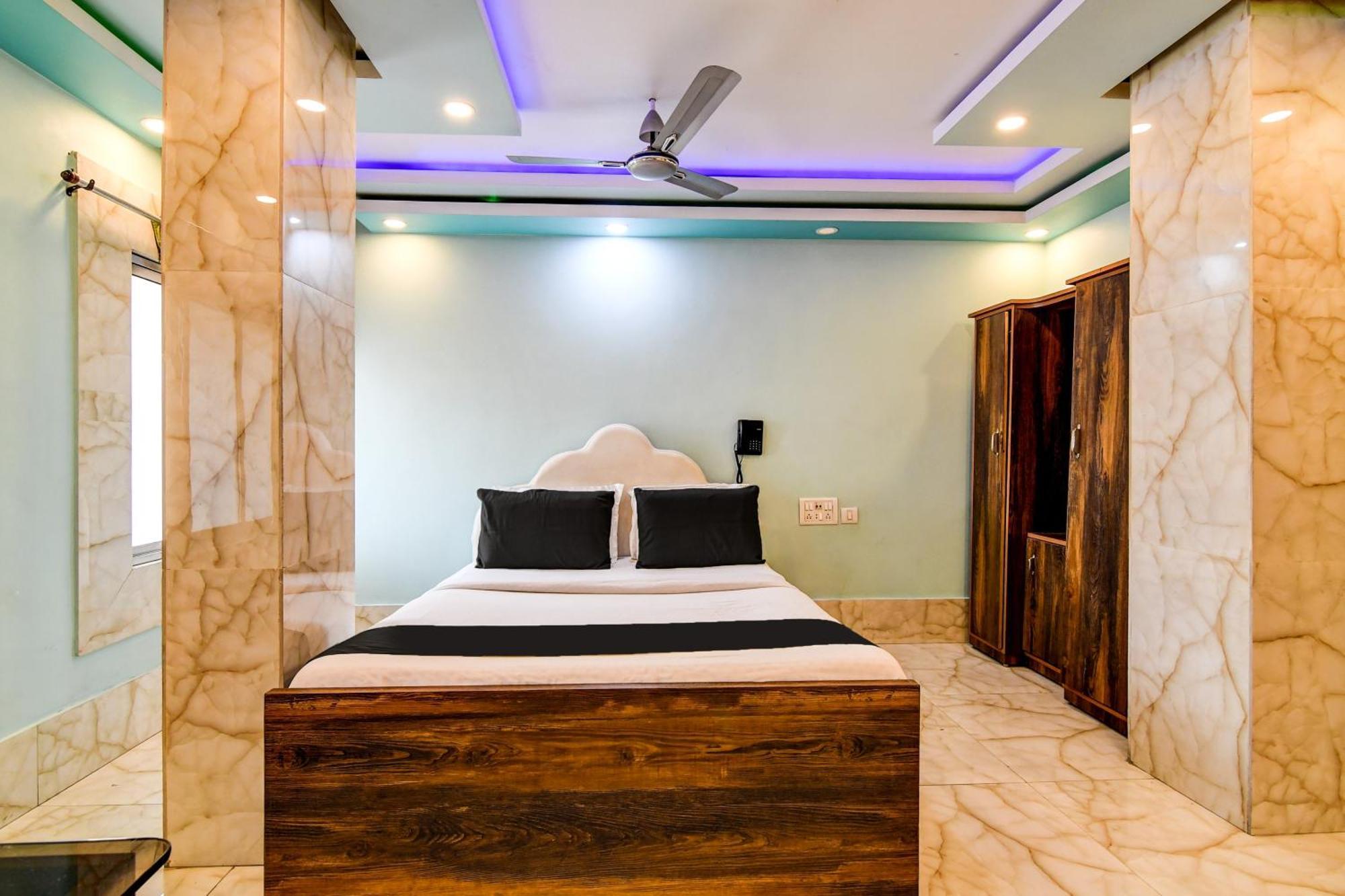 Super Collection O Raj Guest House Near Kolkata Airport Gauripur  Bagian luar foto