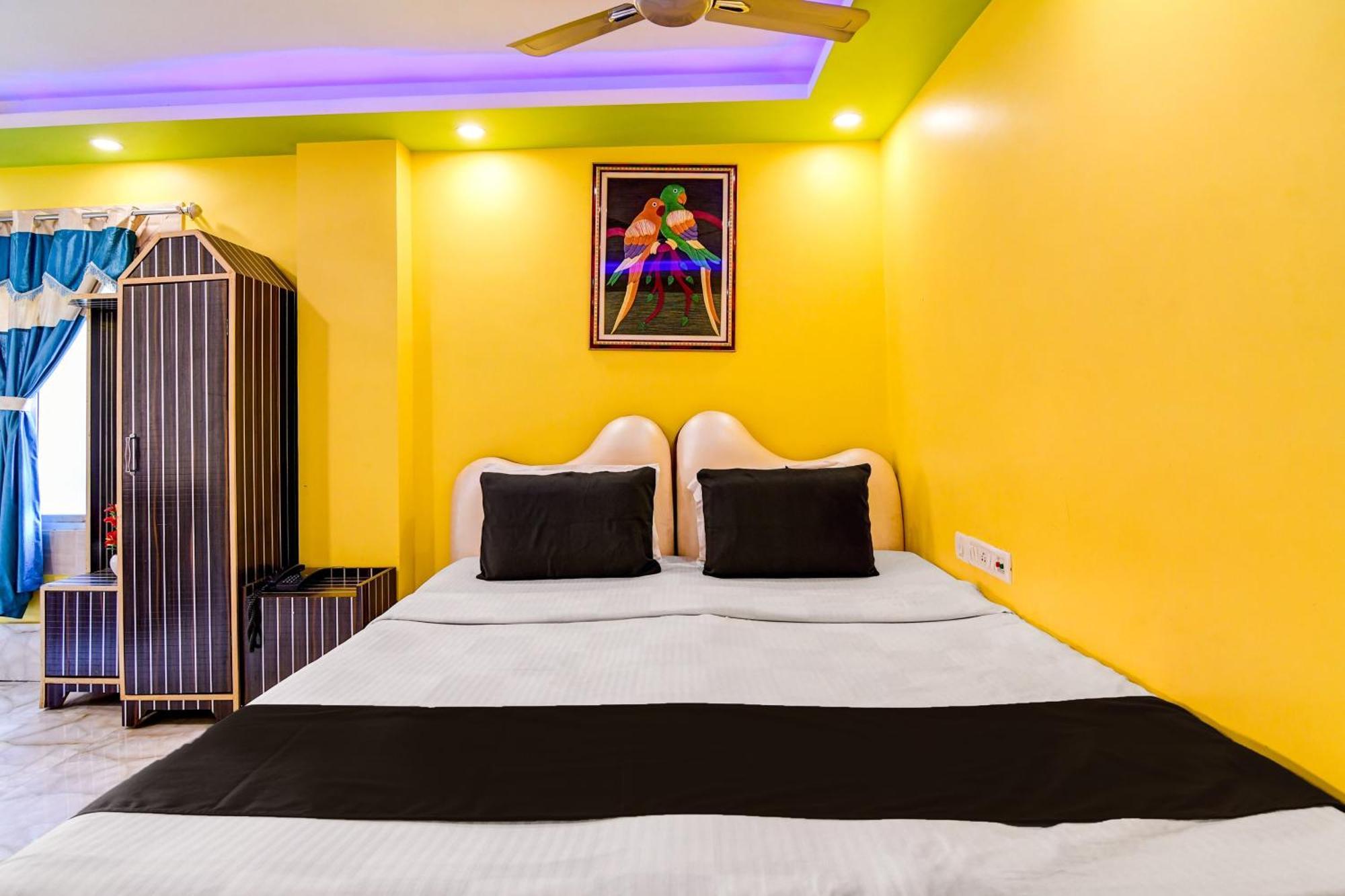 Super Collection O Raj Guest House Near Kolkata Airport Gauripur  Bagian luar foto